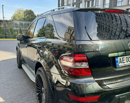 Черный Мерседес М-Класс, объемом двигателя 6.21 л и пробегом 174 тыс. км за 18999 $, фото 7 на Automoto.ua