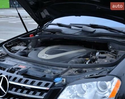 Чорний Мерседес М-Клас, об'ємом двигуна 3.5 л та пробігом 197 тис. км за 9999 $, фото 49 на Automoto.ua