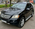 Чорний Мерседес М-Клас, об'ємом двигуна 3 л та пробігом 255 тис. км за 14000 $, фото 1 на Automoto.ua