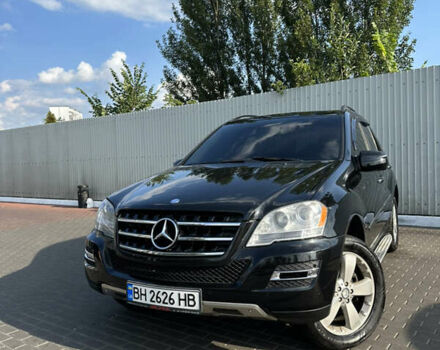 Черный Мерседес М-Класс, объемом двигателя 3.5 л и пробегом 220 тыс. км за 10800 $, фото 3 на Automoto.ua