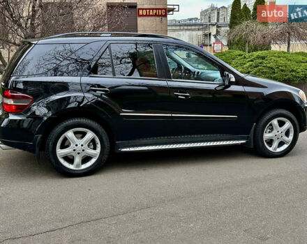 Чорний Мерседес М-Клас, об'ємом двигуна 3 л та пробігом 255 тис. км за 14000 $, фото 8 на Automoto.ua