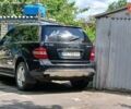 Черный Мерседес М-Класс, объемом двигателя 3.5 л и пробегом 220 тыс. км за 9999 $, фото 2 на Automoto.ua