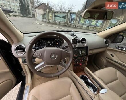 Чорний Мерседес М-Клас, об'ємом двигуна 2.99 л та пробігом 370 тис. км за 10900 $, фото 15 на Automoto.ua