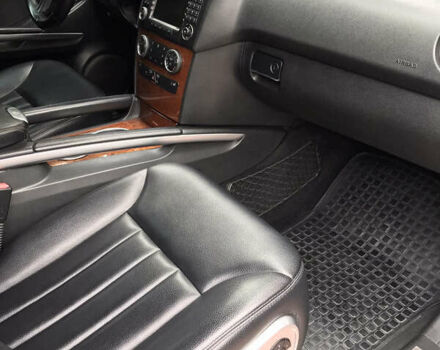 Черный Мерседес М-Класс, объемом двигателя 3.5 л и пробегом 294 тыс. км за 14500 $, фото 11 на Automoto.ua