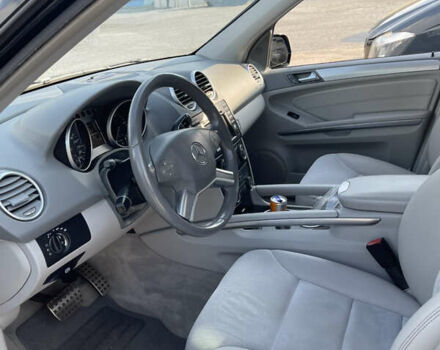 Черный Мерседес М-Класс, объемом двигателя 3 л и пробегом 177 тыс. км за 15300 $, фото 16 на Automoto.ua