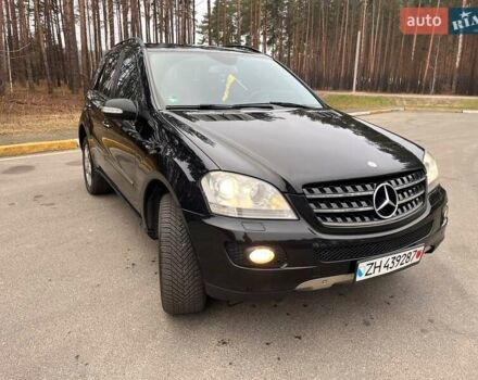 Чорний Мерседес М-Клас, об'ємом двигуна 3 л та пробігом 284 тис. км за 7300 $, фото 3 на Automoto.ua