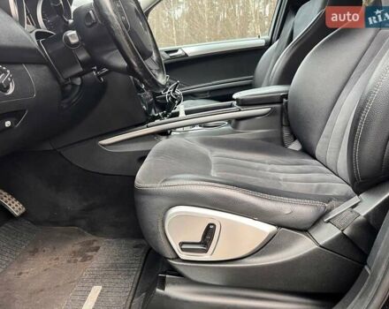 Чорний Мерседес М-Клас, об'ємом двигуна 3 л та пробігом 284 тис. км за 7300 $, фото 18 на Automoto.ua