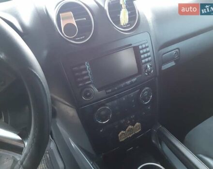 Черный Мерседес М-Класс, объемом двигателя 2.99 л и пробегом 307 тыс. км за 15300 $, фото 8 на Automoto.ua