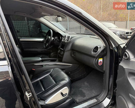 Черный Мерседес М-Класс, объемом двигателя 3.5 л и пробегом 192 тыс. км за 12500 $, фото 7 на Automoto.ua