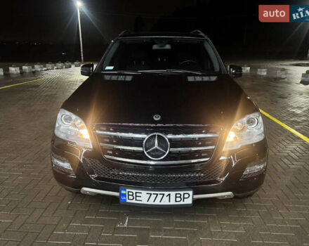 Черный Мерседес М-Класс, объемом двигателя 3.5 л и пробегом 196 тыс. км за 15000 $, фото 43 на Automoto.ua