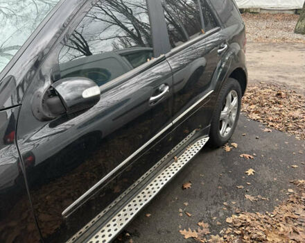 Черный Мерседес М-Класс, объемом двигателя 3.5 л и пробегом 313 тыс. км за 6500 $, фото 2 на Automoto.ua