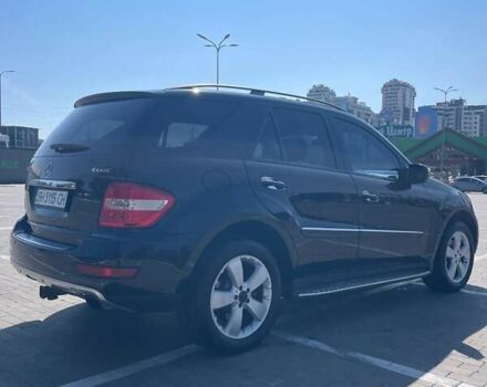 Чорний Мерседес М-Клас, об'ємом двигуна 0 л та пробігом 338 тис. км за 11300 $, фото 1 на Automoto.ua