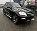 Черный Мерседес М-Класс, объемом двигателя 3.5 л и пробегом 196 тыс. км за 15000 $, фото 1 на Automoto.ua