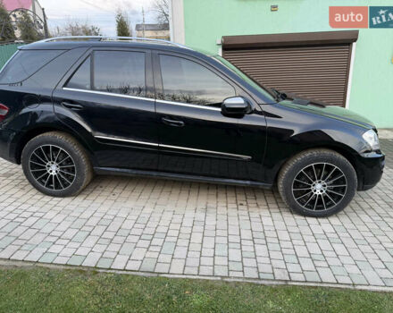 Черный Мерседес М-Класс, объемом двигателя 3 л и пробегом 177 тыс. км за 15300 $, фото 7 на Automoto.ua