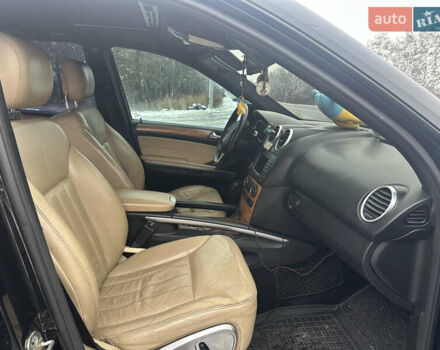 Черный Мерседес М-Класс, объемом двигателя 3.5 л и пробегом 242 тыс. км за 8500 $, фото 2 на Automoto.ua