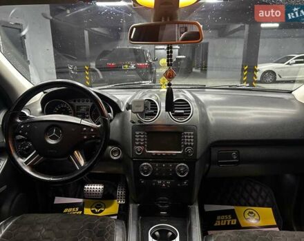 Чорний Мерседес М-Клас, об'ємом двигуна 2.99 л та пробігом 256 тис. км за 14800 $, фото 10 на Automoto.ua