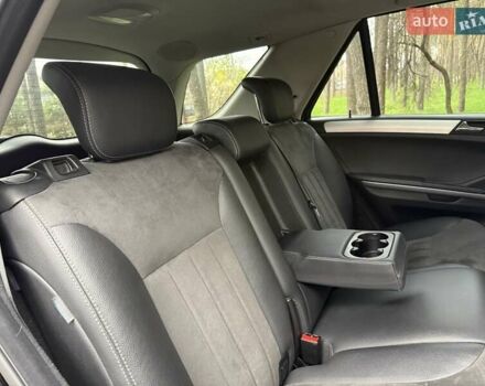 Черный Мерседес М-Класс, объемом двигателя 3.5 л и пробегом 174 тыс. км за 10950 $, фото 34 на Automoto.ua