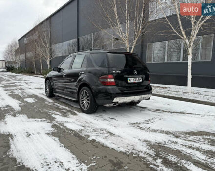 Черный Мерседес М-Класс, объемом двигателя 3.5 л и пробегом 287 тыс. км за 11000 $, фото 4 на Automoto.ua