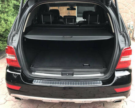 Черный Мерседес М-Класс, объемом двигателя 3.5 л и пробегом 294 тыс. км за 14500 $, фото 6 на Automoto.ua