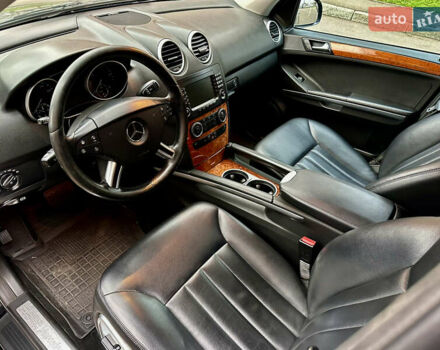 Чорний Мерседес М-Клас, об'ємом двигуна 3 л та пробігом 255 тис. км за 14000 $, фото 19 на Automoto.ua
