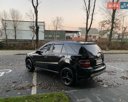 Чорний Мерседес М-Клас, об'ємом двигуна 3.5 л та пробігом 218 тис. км за 9500 $, фото 2 на Automoto.ua