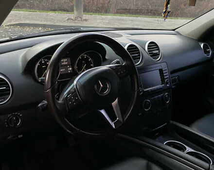 Чорний Мерседес М-Клас, об'ємом двигуна 3.5 л та пробігом 218 тис. км за 9500 $, фото 16 на Automoto.ua