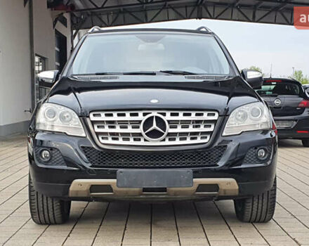 Черный Мерседес М-Класс, объемом двигателя 3 л и пробегом 177 тыс. км за 15300 $, фото 8 на Automoto.ua