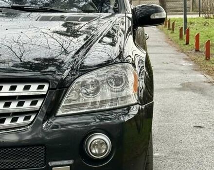 Черный Мерседес М-Класс, объемом двигателя 3.5 л и пробегом 174 тыс. км за 10999 $, фото 14 на Automoto.ua