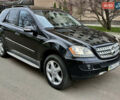 Чорний Мерседес М-Клас, об'ємом двигуна 3 л та пробігом 255 тис. км за 14000 $, фото 5 на Automoto.ua