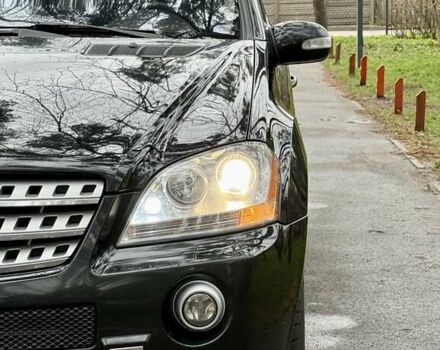 Черный Мерседес М-Класс, объемом двигателя 3.5 л и пробегом 174 тыс. км за 10950 $, фото 41 на Automoto.ua