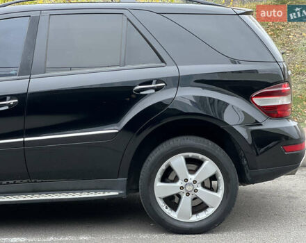 Черный Мерседес М-Класс, объемом двигателя 3.5 л и пробегом 265 тыс. км за 14300 $, фото 12 на Automoto.ua