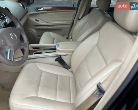 Чорний Мерседес М-Клас, об'ємом двигуна 2.99 л та пробігом 370 тис. км за 10900 $, фото 13 на Automoto.ua