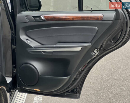 Черный Мерседес М-Класс, объемом двигателя 3.5 л и пробегом 265 тыс. км за 14300 $, фото 59 на Automoto.ua