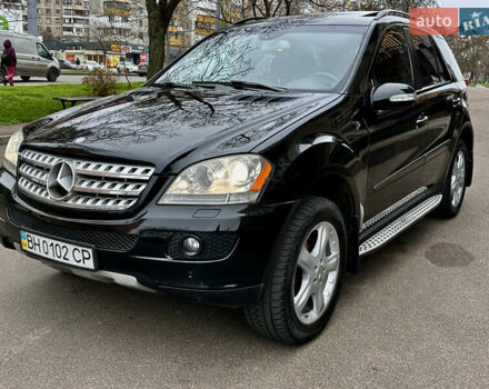 Чорний Мерседес М-Клас, об'ємом двигуна 3 л та пробігом 255 тис. км за 14000 $, фото 2 на Automoto.ua