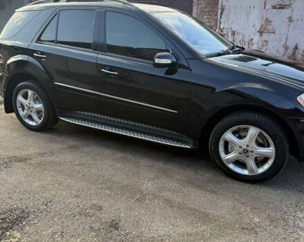 Черный Мерседес М-Класс, объемом двигателя 3.5 л и пробегом 221 тыс. км за 12800 $, фото 7 на Automoto.ua