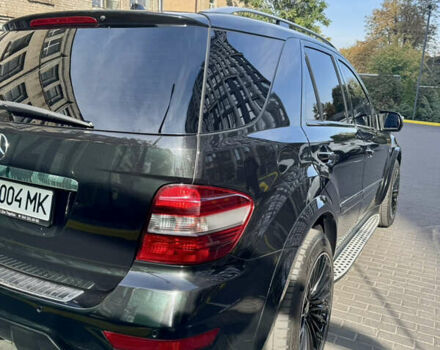 Черный Мерседес М-Класс, объемом двигателя 6.21 л и пробегом 174 тыс. км за 18999 $, фото 6 на Automoto.ua