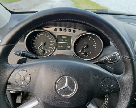 Черный Мерседес М-Класс, объемом двигателя 3 л и пробегом 301 тыс. км за 12800 $, фото 24 на Automoto.ua