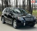 Черный Мерседес М-Класс, объемом двигателя 5 л и пробегом 175 тыс. км за 9999 $, фото 1 на Automoto.ua