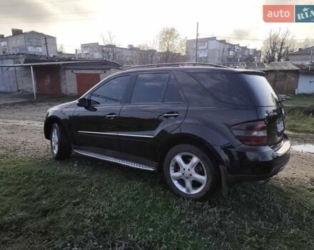 Черный Мерседес М-Класс, объемом двигателя 2.99 л и пробегом 310 тыс. км за 12500 $, фото 18 на Automoto.ua