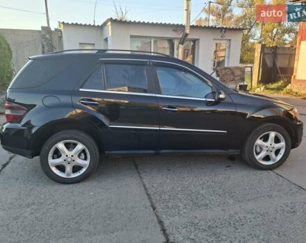 Мерседес М-Класс 2008 в Хмельницком на Automoto.ua Черный Мерседес М-Класс, объемом двигателя 3 л и пробегом 307 тыс. км за 10800 $, фото 4 на Automoto.ua