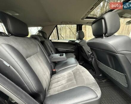 Черный Мерседес М-Класс, объемом двигателя 3.5 л и пробегом 174 тыс. км за 10999 $, фото 30 на Automoto.ua