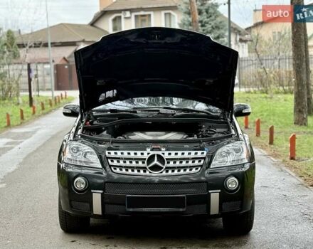 Черный Мерседес М-Класс, объемом двигателя 3.5 л и пробегом 174 тыс. км за 10999 $, фото 62 на Automoto.ua