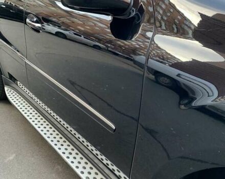 Черный Мерседес М-Класс, объемом двигателя 3.5 л и пробегом 100 тыс. км за 15000 $, фото 1 на Automoto.ua