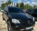 Черный Мерседес М-Класс, объемом двигателя 3.5 л и пробегом 240 тыс. км за 8999 $, фото 1 на Automoto.ua