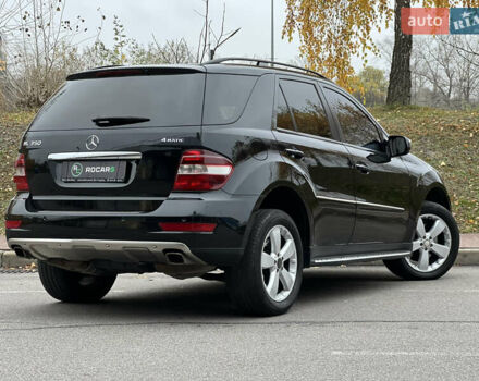 Черный Мерседес М-Класс, объемом двигателя 3.5 л и пробегом 265 тыс. км за 14300 $, фото 24 на Automoto.ua