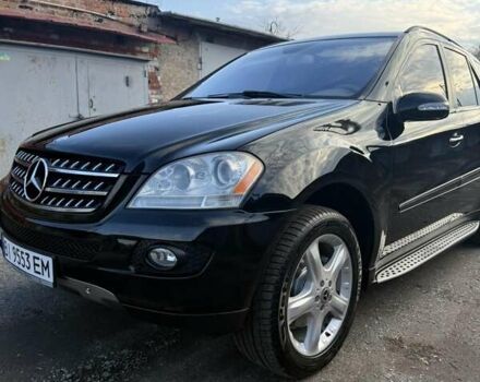 Черный Мерседес М-Класс, объемом двигателя 3.5 л и пробегом 221 тыс. км за 12800 $, фото 1 на Automoto.ua