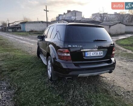 Черный Мерседес М-Класс, объемом двигателя 2.99 л и пробегом 310 тыс. км за 12500 $, фото 8 на Automoto.ua