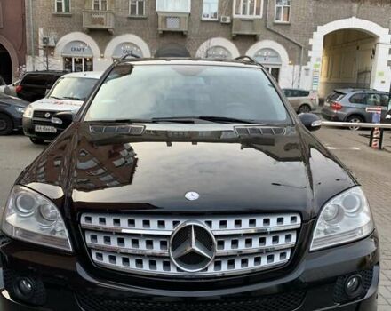 Черный Мерседес М-Класс, объемом двигателя 3.5 л и пробегом 100 тыс. км за 15000 $, фото 9 на Automoto.ua