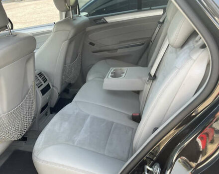 Черный Мерседес М-Класс, объемом двигателя 3 л и пробегом 177 тыс. км за 15300 $, фото 17 на Automoto.ua