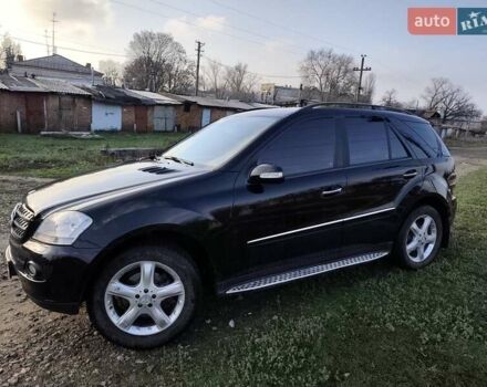 Черный Мерседес М-Класс, объемом двигателя 2.99 л и пробегом 310 тыс. км за 12500 $, фото 16 на Automoto.ua